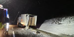 Accident rutier grav în județul Brașov. Sunt implicate două camioane. Unul din șoferi a murit       