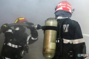 Incendiu violent în Sectorul I al Capitalei. Doi copii salvați de locatari. O femeie transportată la spital