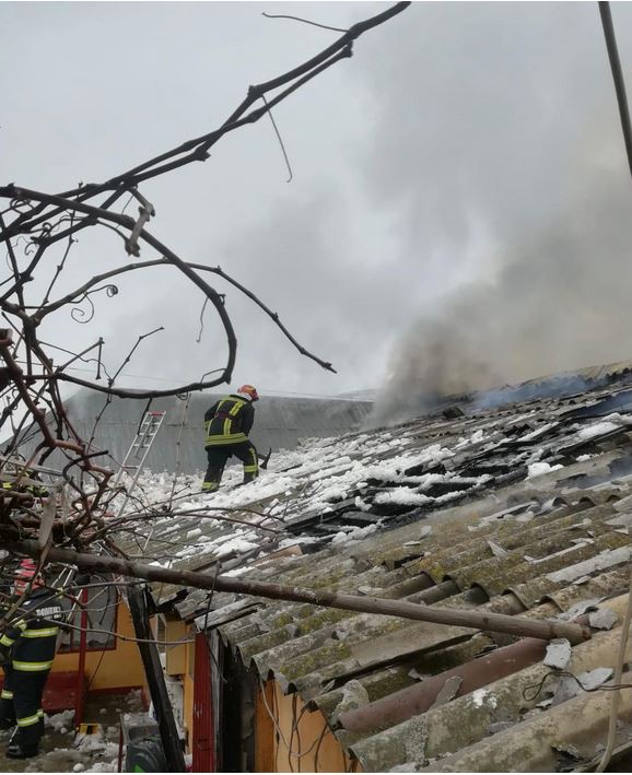 incendiu in judetul tulcea unde si cu ce forte de interventie actioneaza pompierii 739015