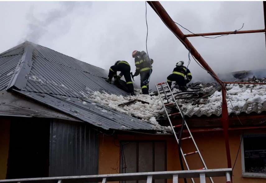 incendiu in judetul tulcea unde si cu ce forte de interventie actioneaza pompierii 739015