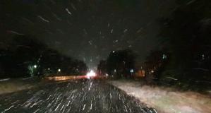 Noapte de iarnă, capricioasă, la Constanța Cod Galben cu fulgere, averse, și ninsoare  