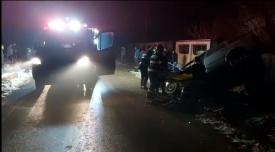 Accident rutier grav în județul Olt. Patru tineri cu mașina într-un cap de pod. Trei sunt în stare foarte gravă