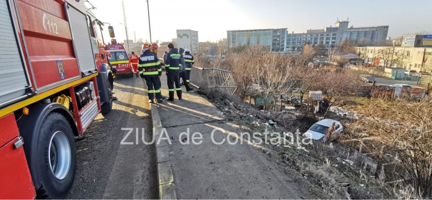 constanta o masina a cazut de pe podul ipmc galerie foto video 741279