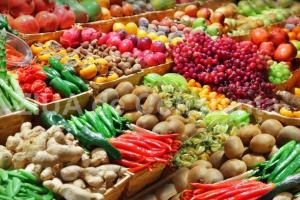 Detoxifiere de suport cu legume și fructe proaspete 