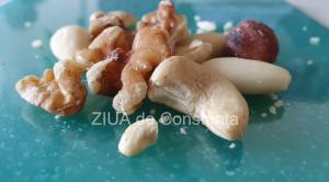Nucile consumate de două sau mai multe ori pe săptămână scad riscul de deces cardiovascular, arată un studiu