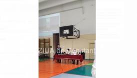 LIVE Colegiul Național „Mircea cel Bătrân“, în haine de sărbătoare! Mirciști de toate vârstele, cadre didactice și părinți, prezenți la proiecția filmului aniversar                