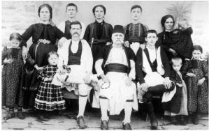 Vluisiti zboarî pi armâneaşti Oamenĭli a noştrĭ mărĭ     