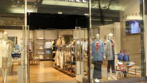 Profit.ro Grupul italian de modă Stefanel a semnat actele pentru lichidarea companiei din România  