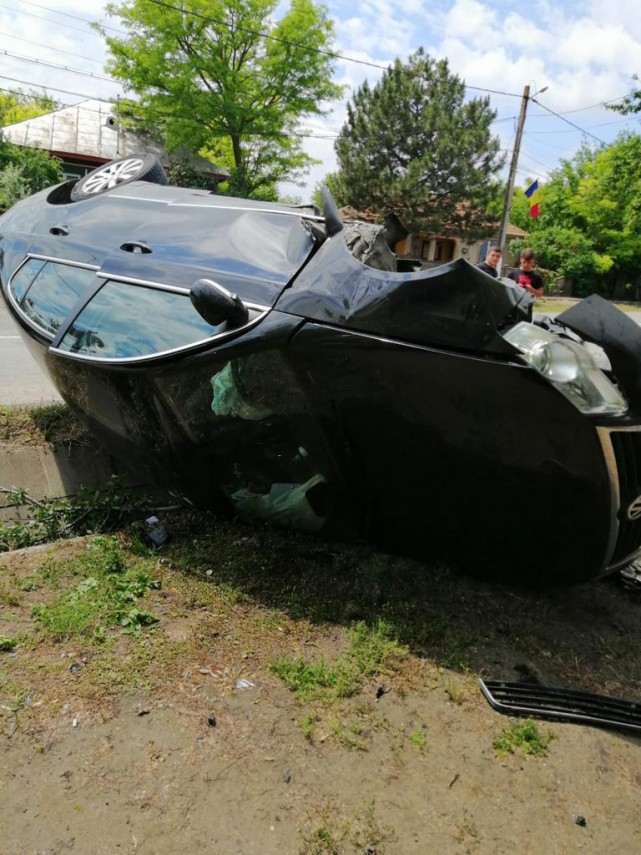 o masina cu numere de constanta s a rasturnat in judetul ialomita trei victime galerie foto 748781