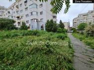 Sondaj de opinie Val de nemulțumiri cu privire la vegetația crescută pe lângă blocurile din Constanța
