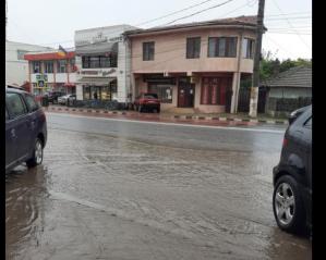 Centrul comunei Tuzla a fost inundat, de două ori, în două săptămâni 
