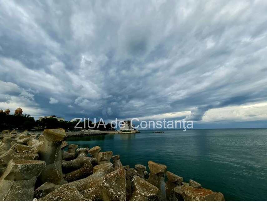 norii spectaculosi anticipeaza vremea ploi abundente si vant extrem de puternic in dobrogea galerie foto