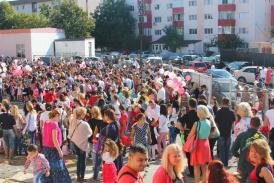 Constănțeanul supărat Nemulțumiri în rândul părinților. Nu pot să participe la premierea de sfârșit de an, fără vaccin sau rezultat negativ la testul RT-PCR   