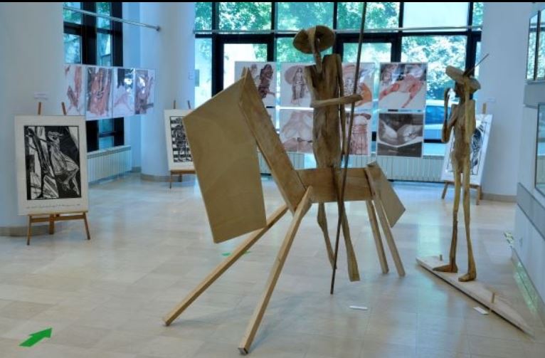 artistul mircia dumitrescu invita publicul la o experienta vizuala inedita expozitia aniversara calatoria