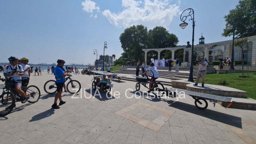 noi participanti la turul de ciclism al europei cu biciclete dotate cu panouri solare au ajuns la constanta