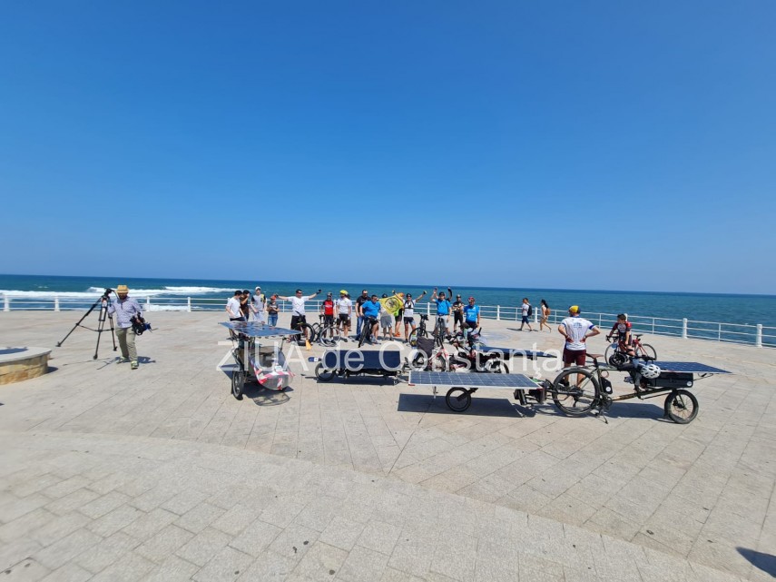 noi participanti la turul de ciclism al europei cu biciclete dotate cu panouri solare au ajuns la constanta