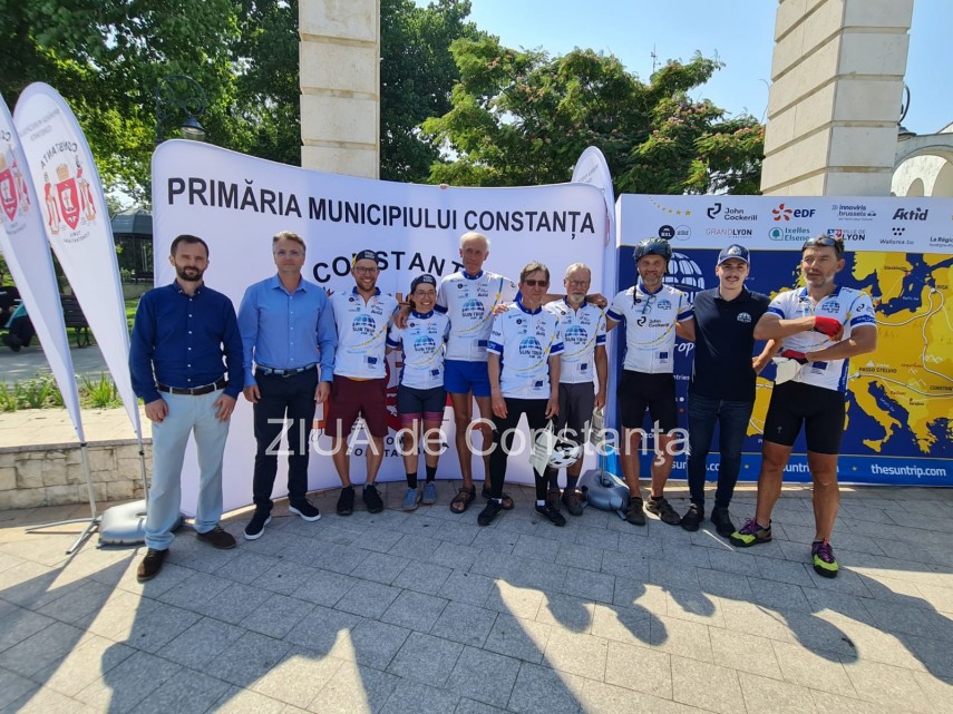 noi participanti la turul de ciclism al europei cu biciclete dotate cu panouri solare au ajuns la constanta