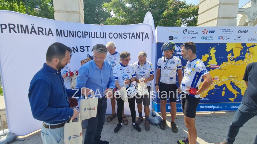 noi participanti la turul de ciclism al europei cu biciclete dotate cu panouri solare au ajuns la constanta