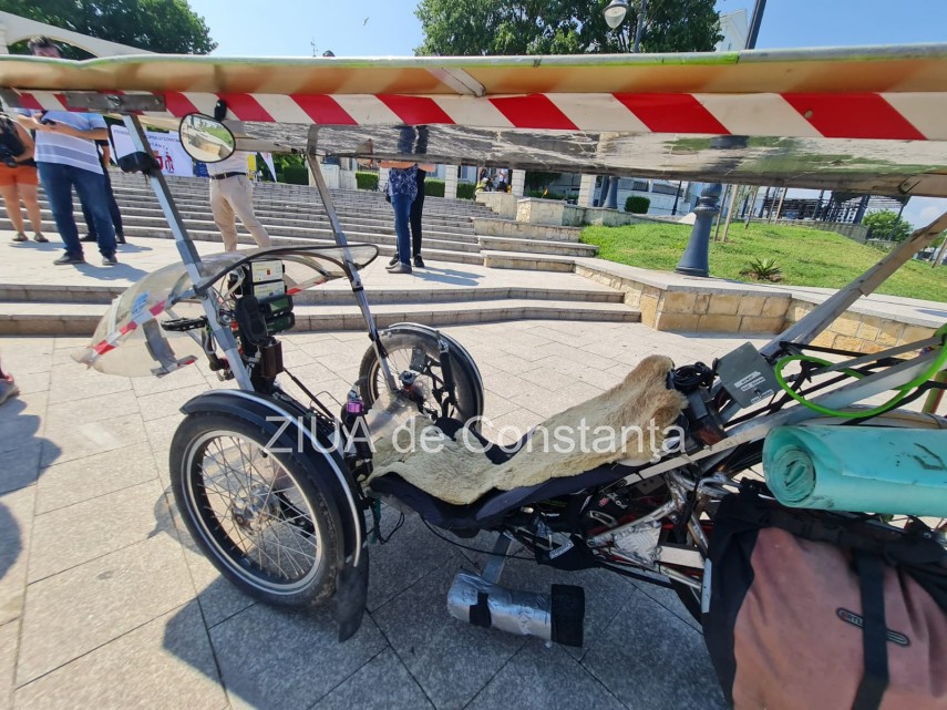 noi participanti la turul de ciclism al europei cu biciclete dotate cu panouri solare au ajuns la constanta