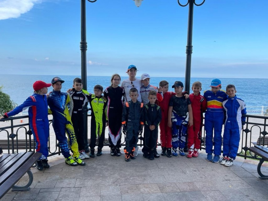 premiera aproape 40 de copii s au intrecut la supercupa romaniei la karting electric marele epremiu al
