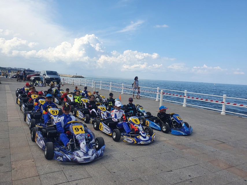 premiera aproape 40 de copii s au intrecut la supercupa romaniei la karting electric marele epremiu al