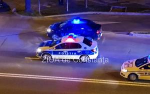 Accident rutier, în municipiul Constanța, pe strada Traian. O mașină răsturnată  