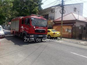 Incendiu pe strada Trandafirului din Constanța (video) 