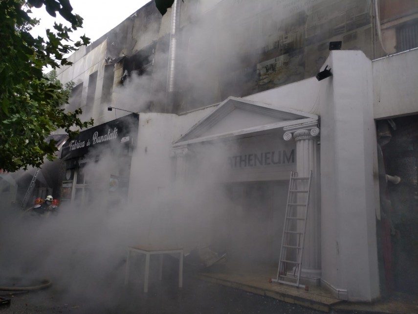 incendiu cu degajare mare de fum intr o piata din bucuresti zeci de persoane evacuate 753099 incendiu cu degajare mare de fum intr o piata din bucuresti zeci de persoane evacuate 753099