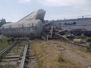 Accident tren Fetești-explicația anchetatorilor Mecanicul era băut, nu a respectat timpul de odihnă, nici semnalul roșu de intrare în stație        