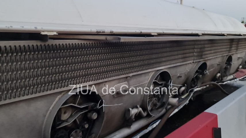 live video judetul constanta cisterna incarcata cu combustibil rasturnata in lazu 754853