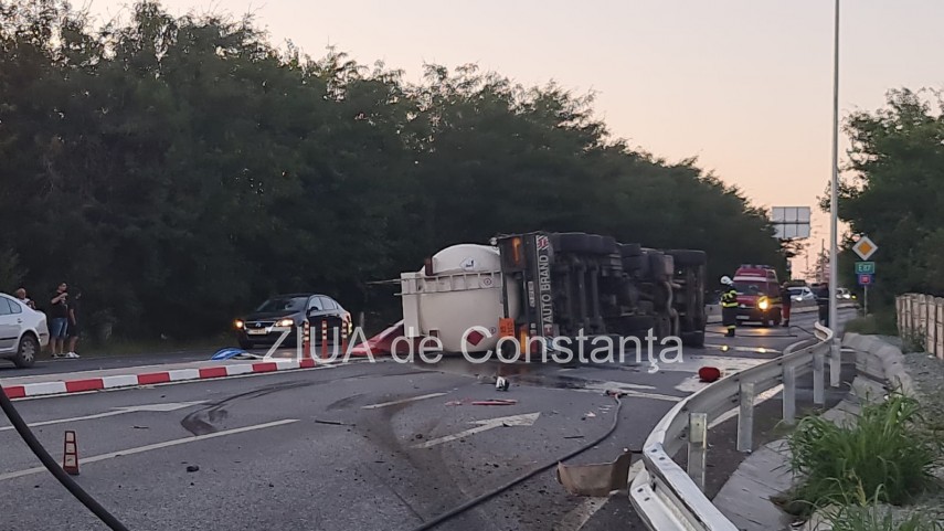 live video judetul constanta cisterna incarcata cu combustibil rasturnata in lazu 754853