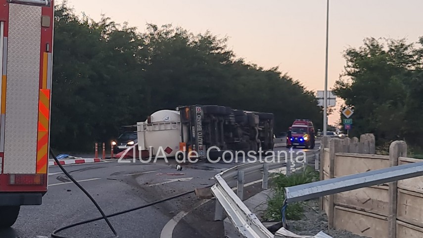 live video judetul constanta cisterna incarcata cu combustibil rasturnata in lazu 754853