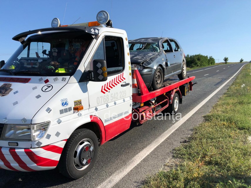 accident rutier pe dn 22 dupa sibioara o masina s a rasturnat trei victime galerie foto 754838