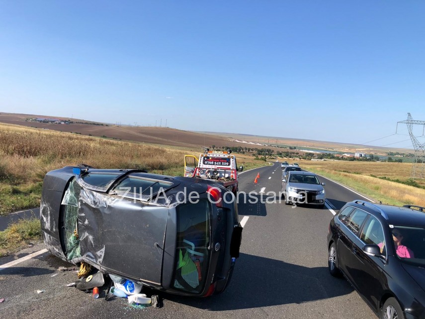 accident rutier pe dn 22 dupa sibioara o masina s a rasturnat trei victime galerie foto 754838