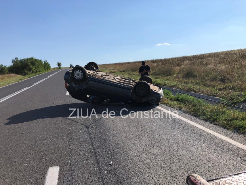 accident rutier pe dn 22 dupa sibioara o masina s a rasturnat trei victime galerie foto 754838