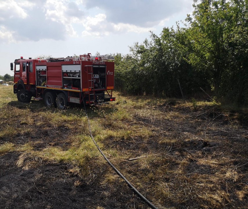 trei incendii produse in mai putin de o ora in judetul tulcea galerie foto 756350 trei incendii produse in mai putin de o ora in judetul tulcea galerie foto 756350