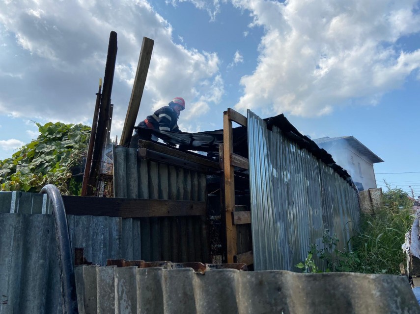 trei incendii produse in mai putin de o ora in judetul tulcea galerie foto 756350 trei incendii produse in mai putin de o ora in judetul tulcea galerie foto 756350