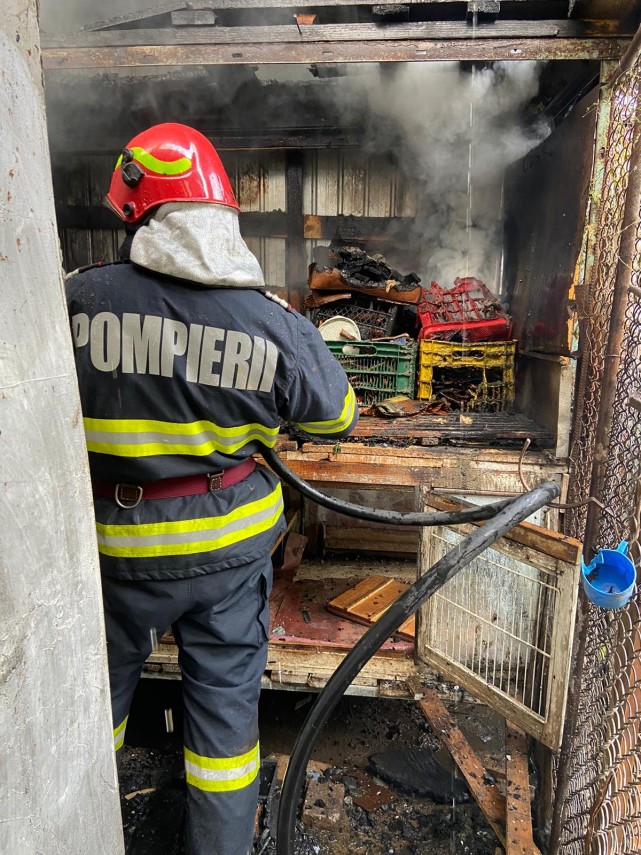 trei incendii produse in mai putin de o ora in judetul tulcea galerie foto 756350 trei incendii produse in mai putin de o ora in judetul tulcea galerie foto 756350