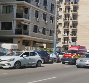 Accident rutier în Mamaia. Două mașini, implicate (galerie foto)