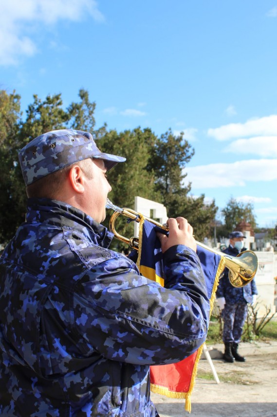 fortele navale romane marinarii militari ceremonie de ziua veteranilor in cimitirul central din constanta