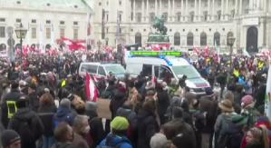 20.000 de persoane au protestat la Viena faţă de vaccinarea obligatorie (VIDEO)   