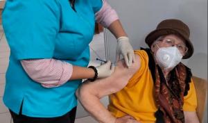 În Israel începe vaccinarea cu a patra doză de vaccin anti-COVID-19. Anunțul premierului