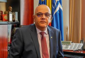 De când va fi obligatorie masca de protecţie în spaţiile închise şi deschise în România. Anunțul lui Raed Arafat