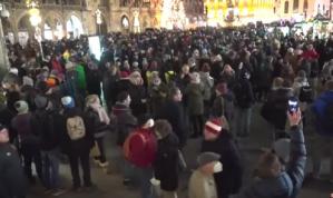 Proteste în mai multe oraşe din Germania împotriva restricţiilor antiepidemice (VIDEO)