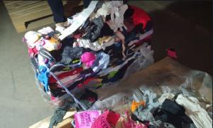 Garda de Coastă 500 tone de deșeuri din haine second-hand, descoperite în urma unor percheziții efectuate in Târgu Mureș (GALERIE FOTO+VIDEO) 