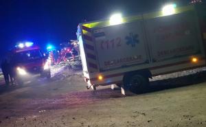 Doi copii au murit, după ce o mașină a fost lovită de tren, în Bistrița-Năsăud. S-a activat Planul roşu  