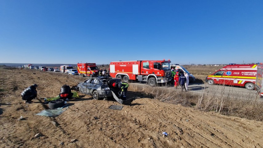 UPDATE. Judetul Constanta: Doi barbati decedati pe loc si o un al treilea in stare grava, dupa ce o masina s-a rasturnat pe DC87 (GALERIE FOTO si VIDEO)       