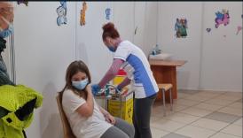 Mesajul unei fetițe curajoase care se vaccinează la Constanța, către colegii ei „Colegilor mei le spun să se protejeze ca să nu aibă boala“ (VIDEO)     