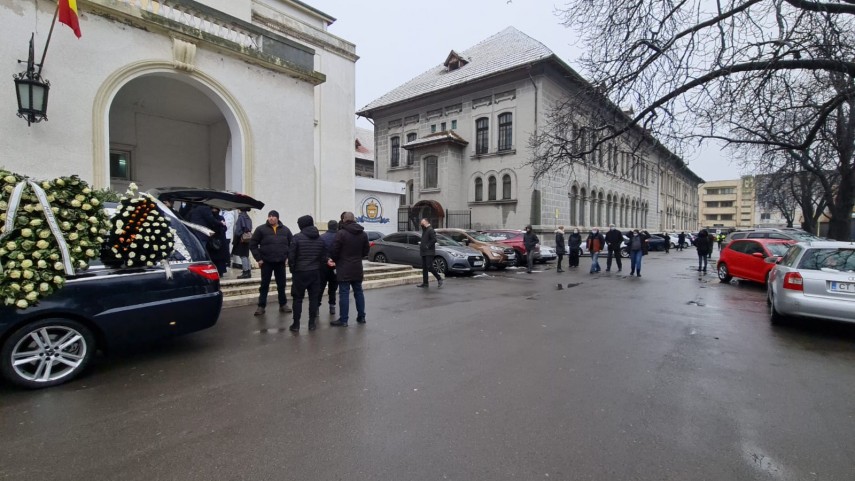 constanta soprana smaranda paslaru condusa pe ultimul drum sicriul depus la teatrul national de opera