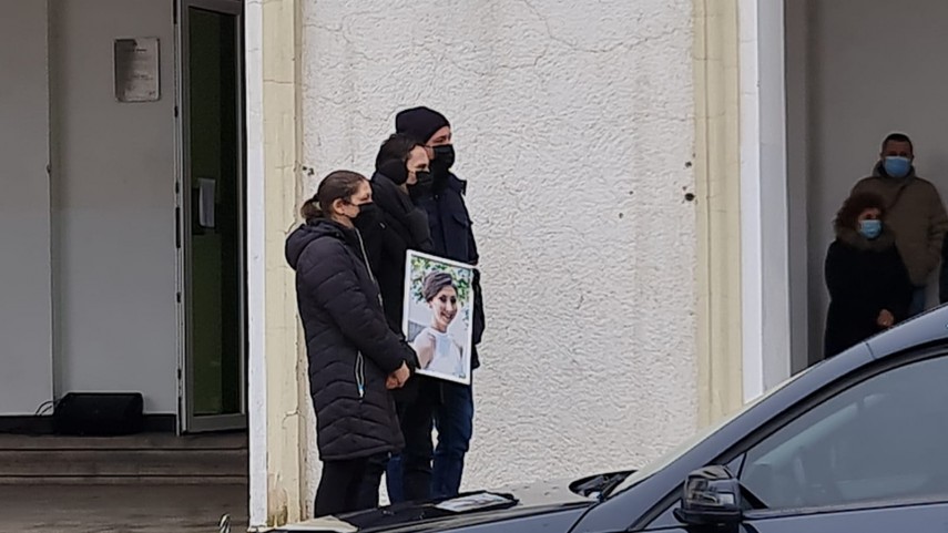 constanta soprana smaranda paslaru condusa pe ultimul drum sicriul depus la teatrul national de opera